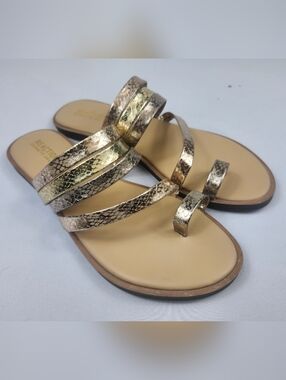 Kenneth Cole Reaction Womens Size 9 Gold Strappy Toe-Ring Sandals NEW